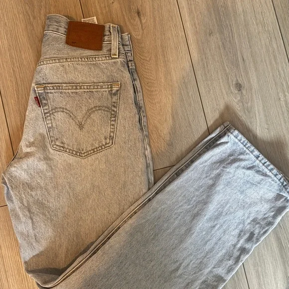 Levi's Light Blue Straight Leg 501 Jeans - Picture 6 of 7